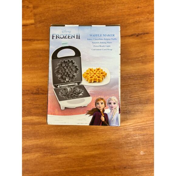NWT! Frozen Mini Snowflake Waffle Maker - Picture 3 of 3